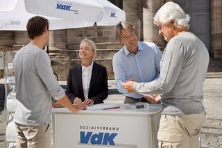 VdK-Infostand mit Besuchern