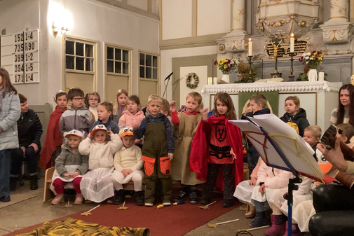 Martinstagaufführung in einer Kirche