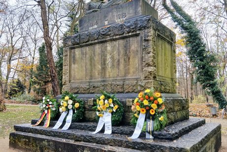 Kriegsgr&auml;berdenkmal im Kurpark Bad D&uuml;ben